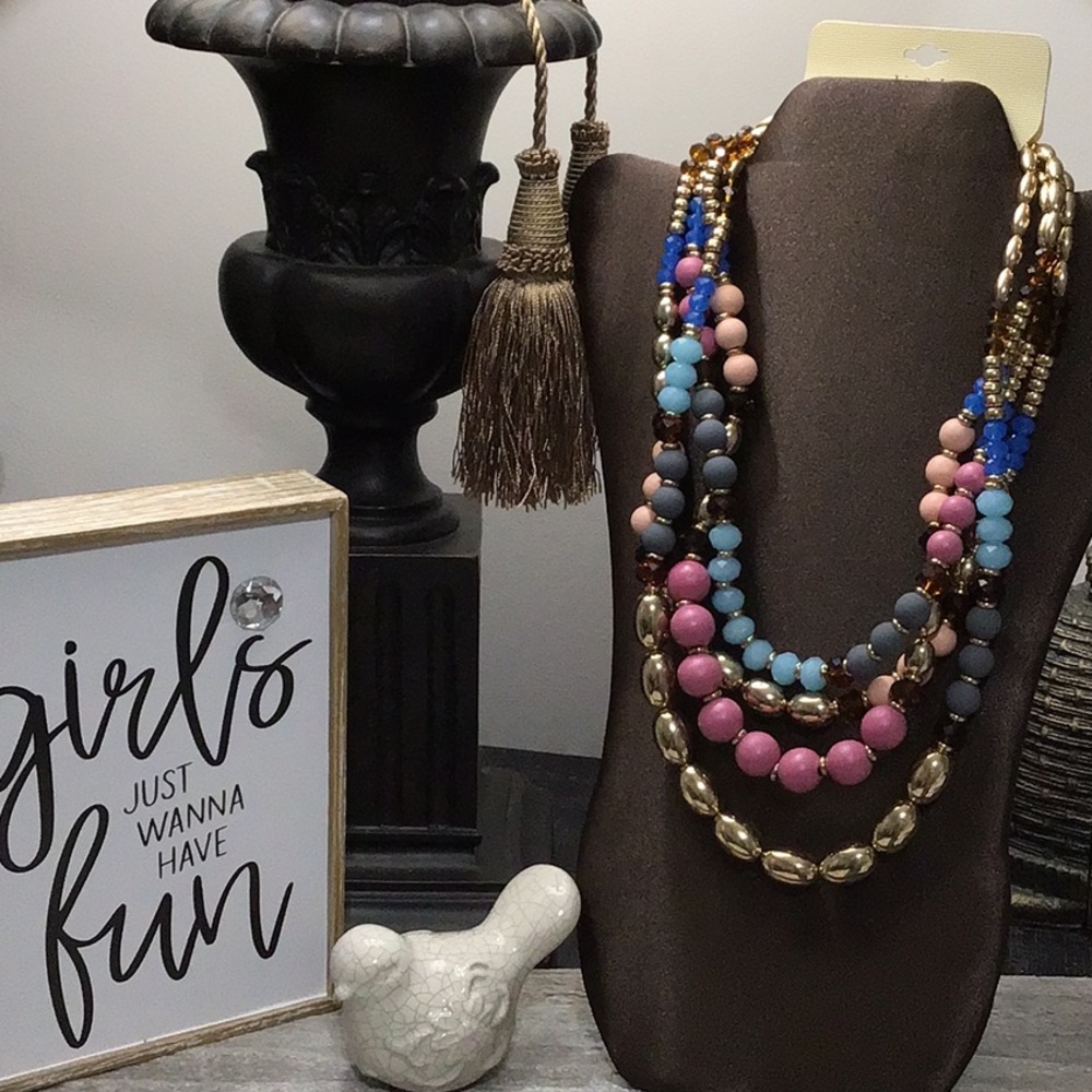 NEW! Sophia & Kate Pastels Necklace & Earrings Set!